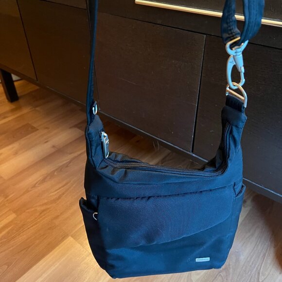 Travelon Anti-Theft Travel Purse - Picture 1 of 8
